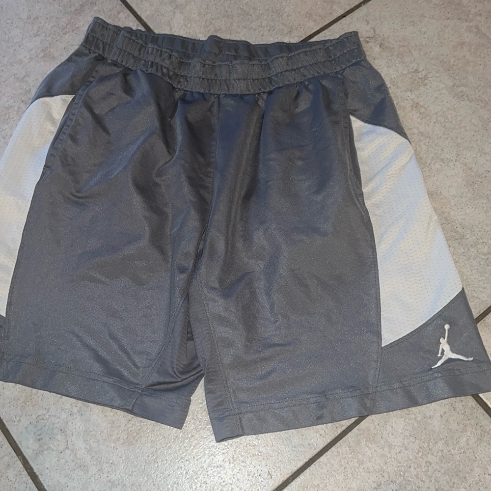Men’s- Air Jordan grey/white shorts- medium